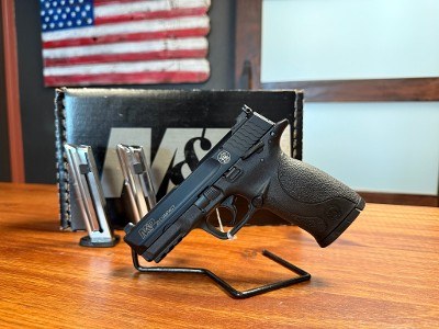 SMITH & WESSON M&P22 COMPACT .22LR/.22MAG - Image 1 of 5