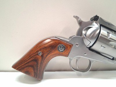RUGER NEW MODEL SUPER BLACKHAWK44 MAG .44 MAGNUM - Image 5 of 11