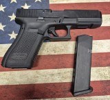 GLOCK 17 9MM LUGER (9x19 PARA) - Image 1 of 4