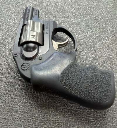 RUGER LCR .38 SPL - Image 5 of 9