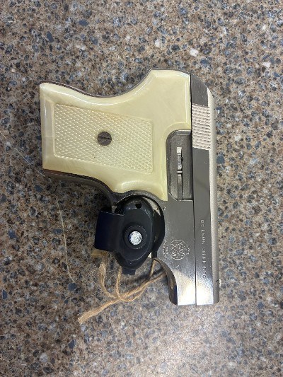 SMITH & WESSON 61-2 .22 LR - Image 2 of 3