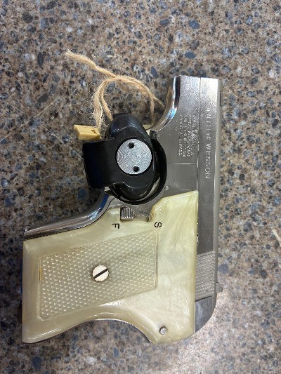 SMITH & WESSON 61-2 .22 LR - Image 1 of 3