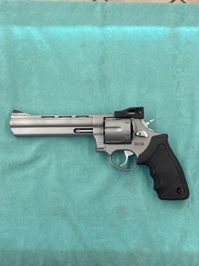 TAURUS MODEL 44 (M44-6SS) .44 MAGNUM - Image 3 of 11
