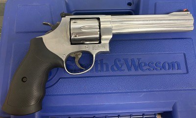 SMITH & WESSON 629 CLASSIC .44 MAGNUM - Image 1 of 6