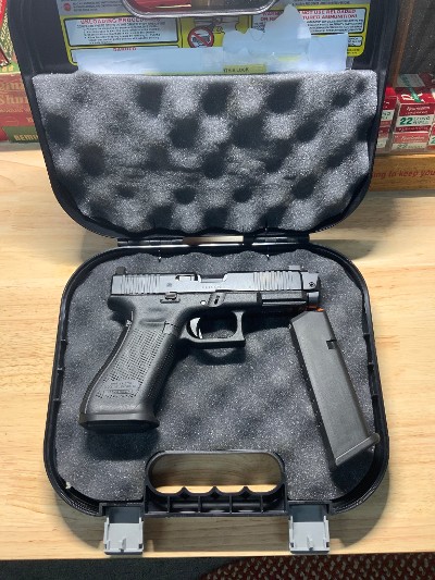 GLOCK GLOCK G45 9MM LUGER (9x19 PARA) - Image 2 of 8