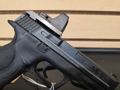 SMITH & WESSON M&P40 .40 S&W - Image 8 of 12