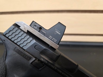 SMITH & WESSON M&P40 .40 S&W - Image 11 of 12