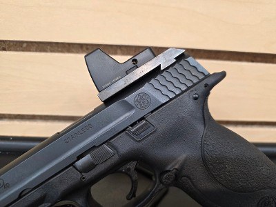 SMITH & WESSON M&P40 .40 S&W - Image 3 of 12