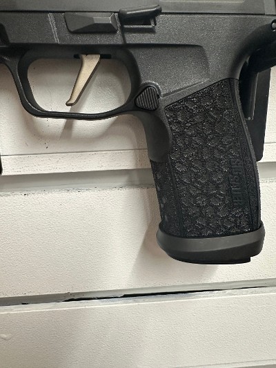 SIG SAUER P365 FUSE 9MM LUGER (9X19 PARA) - Image 6 of 6