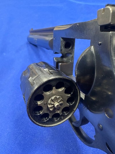 NEW ENGLAND FIREARMS CO. R92 .22 LR - Image 4 of 5