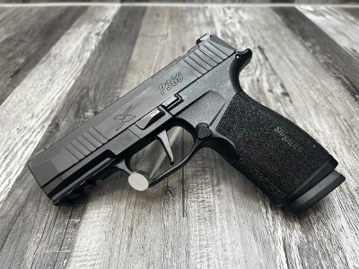 SIG SAUER P365X MACRO BASE MODEL 9MM LUGER (9x19 PARA) - Image 1 of 4