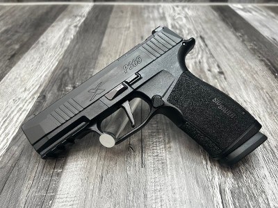 SIG SAUER P365X MACRO BASE MODEL 9MM LUGER (9x19 PARA) - Image 1 of 4