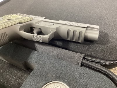 SIG SAUER P226 LEGION 9MM LUGER (9x19 PARA) - Image 5 of 24
