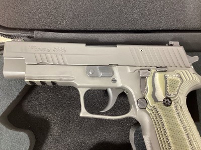 SIG SAUER P226 LEGION 9MM LUGER (9x19 PARA) - Image 9 of 24