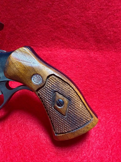 H&R Sportsman.22 LR - Image 3 of 6