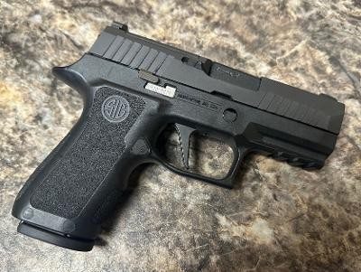 SIG SAUER P320 9MM LUGER (9x19 PARA) - Image 1 of 5
