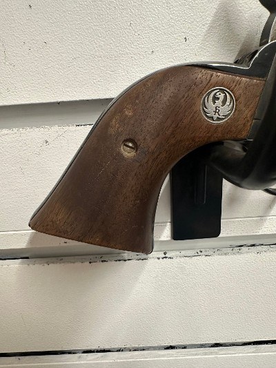 RUGER NEW MODEL SINGLE-SIX .22LR/.22MAG - Image 2 of 7