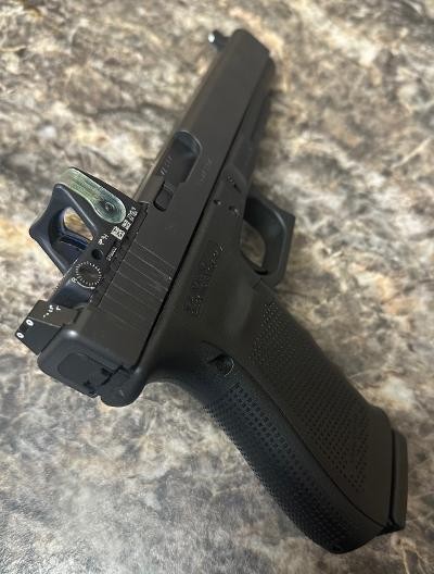 GLOCK 40 10MM - Image 3 of 5
