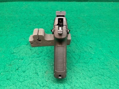 HECKLER & KOCH USP V1 Elite .45 ACP - Image 13 of 23