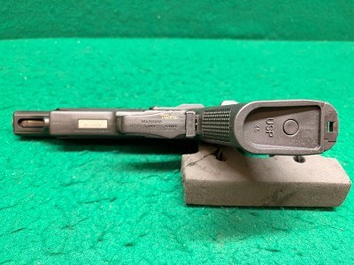 HECKLER & KOCH USP V1 Elite .45 ACP - Image 17 of 23