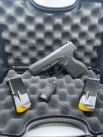 TAURUS GX4 9MM LUGER (9x19 PARA) - Image 1 of 12