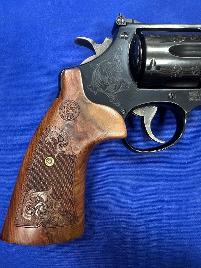 SMITH & WESSON MODEL 29-10 .44 MAGNUM - Image 6 of 8