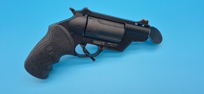TAURUS JUDGE PUBLIC DEFENDER POLYMER .45lc / .410 - Image 3 of 6