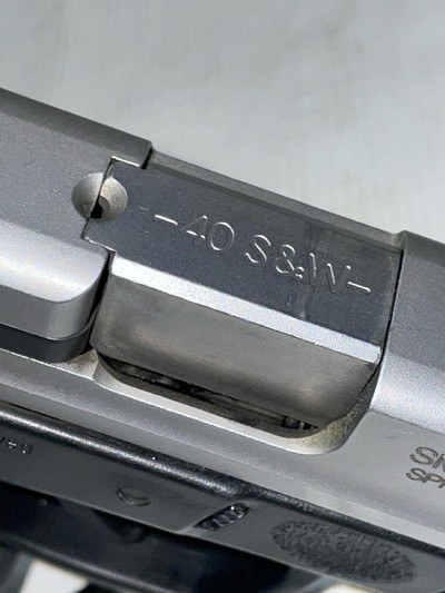 SMITH & WESSON SD40VE 40 Smith & Wesson - Image 10 of 12