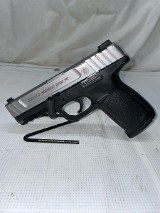 SMITH & WESSON SD40VE 40 Smith & Wesson - Image 2 of 12