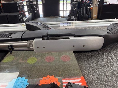 RUGER 10-22 takedown .22 CAL - Image 6 of 8