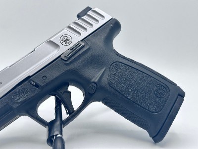 SMITH & WESSON SD40 2.0 .40 S&W - Image 5 of 9