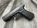GLOCK 22 GEN 4 40 Smith & Wesson - Image 1 of 4