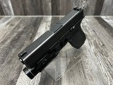 GLOCK 22 GEN 4 40 Smith & Wesson - Image 3 of 4