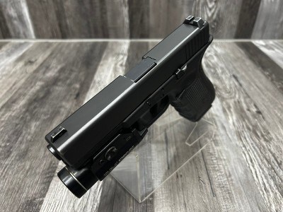 GLOCK 22 GEN 4 40 Smith & Wesson - Image 3 of 4
