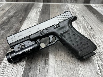GLOCK 22 GEN 4 40 Smith & Wesson - Image 1 of 4