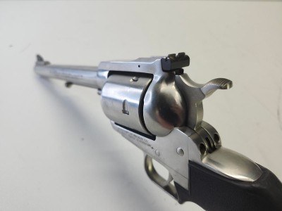 RUGER SUPER BLACKHAWK 44 .44 MAGNUM - Image 4 of 11