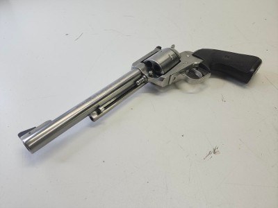 RUGER SUPER BLACKHAWK 44 .44 MAGNUM - Image 8 of 11