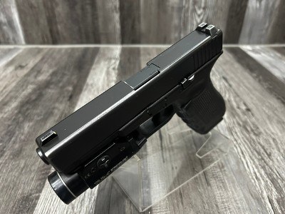 GLOCK 22 GEN 4 40 Smith & Wesson - Image 3 of 4