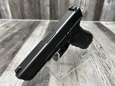 GLOCK 22 GEN 4 40 Smith & Wesson - Image 3 of 4