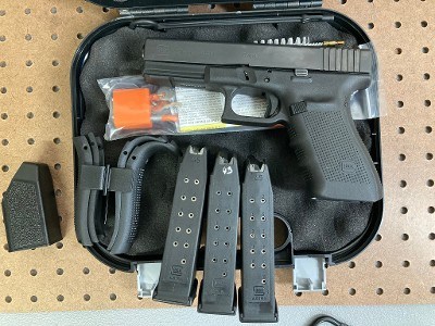 GLOCK G21 .45 ACP - Image 6 of 7
