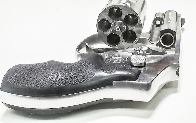 SMITH & WESSON BEAUTIFUL PRE-OWNED S&W MODEL 640-1 CHAMBERED IN .357 MAG .357 MAG - Image 3 of 3