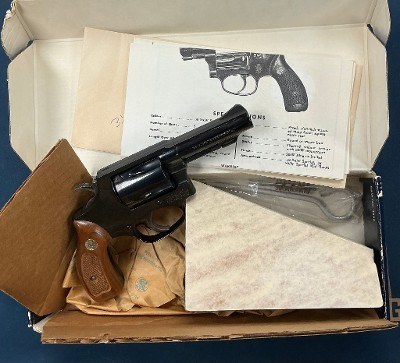 SMITH & WESSON MODEL 36 CHIEF&sbquo;S SPECIAL (DEMO) .38 SPL - Image 1 of 13