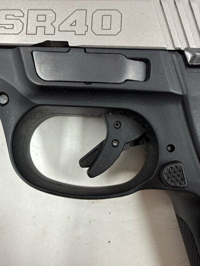 RUGER SR40 .40 S&W - Image 7 of 11