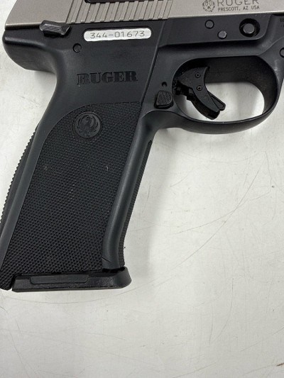 RUGER SR40 .40 S&W - Image 4 of 11