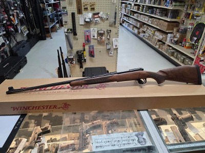 WINCHESTER M70 ALASKAN .300 WIN MAG - Image 5 of 8