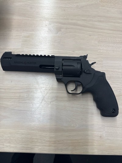 TAURUS RAGING HUNTER(440061RH) .44 MAGNUM - Image 6 of 10