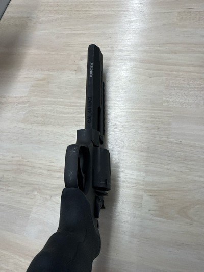 TAURUS RAGING HUNTER(440061RH) .44 MAGNUM - Image 9 of 10