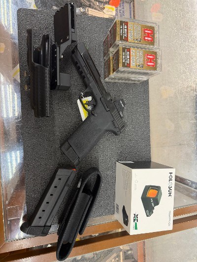 SMITH & WESSON M&P .22 WMR - Image 1 of 4