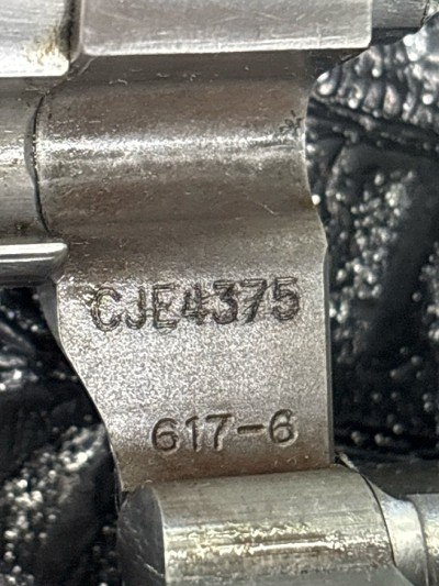 SMITH & WESSON 617-6 .22 LONG RIFLE - Image 5 of 5