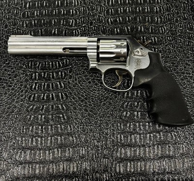 SMITH & WESSON 617-6 .22 LONG RIFLE - Image 2 of 5